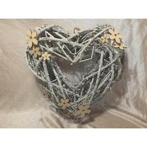 Ghirlanda in legno  bianco intrecciato a forma di cuore con fiori - 26 cm